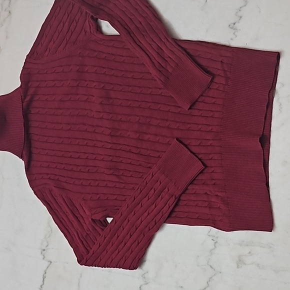 Turtleneck Ribbed sweater, fitted size Medium - Picture 2 of 4